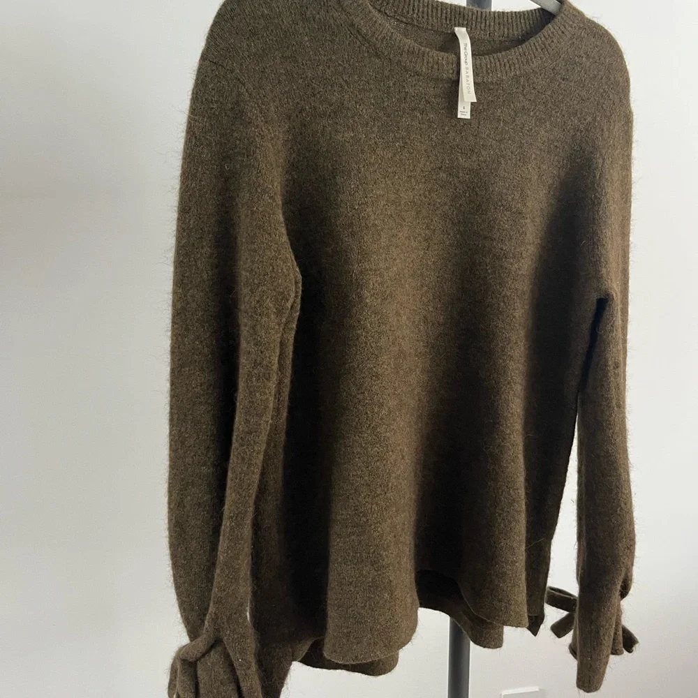 Aritzia the group babaton sweater - Picture 3 of 6